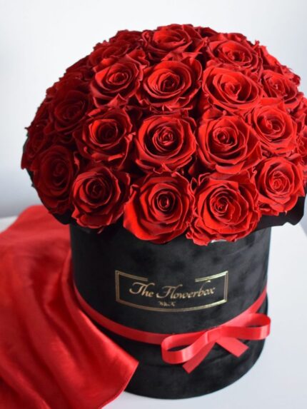 Czerwone wieczne róże | Duży czarny box